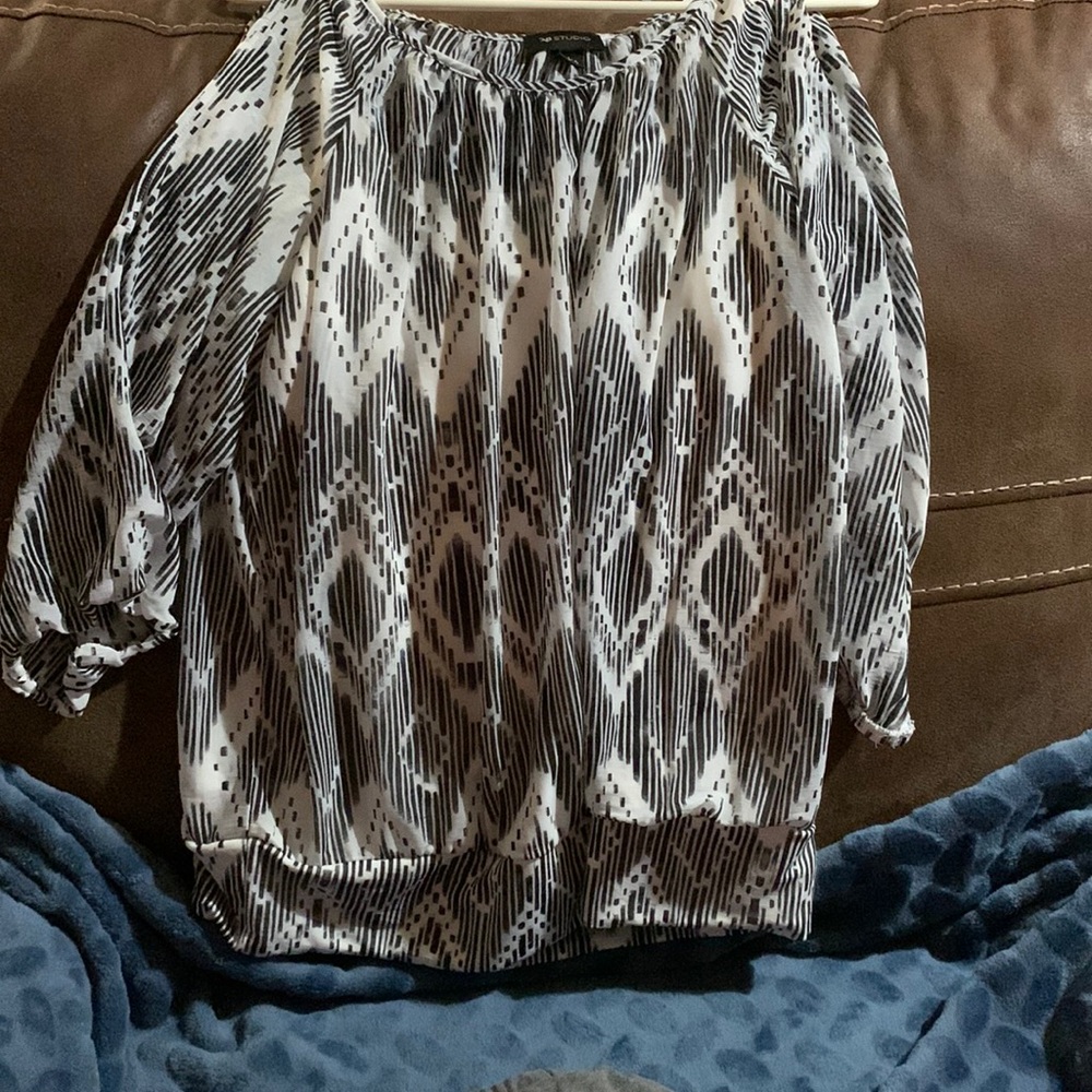 Long sleeve dress shirt. Size XL.